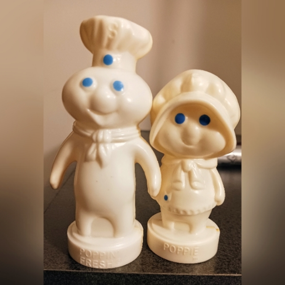 PoppinFresh and poppie.Pillsbury dough boy and poppies his girl.good condition.